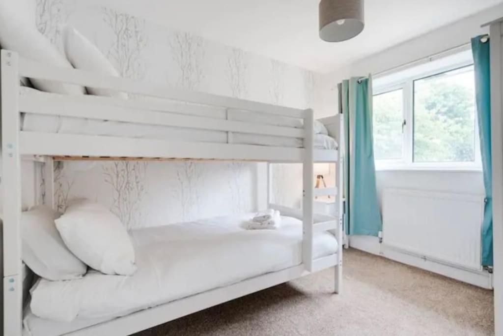 New Build House Near Trafford Centre With Drive Mánchester Exterior foto